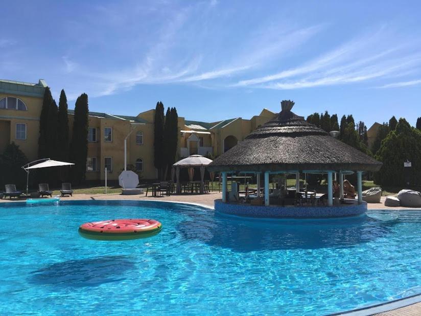 Mediterran Apartman With Pool Siófok Exterior foto