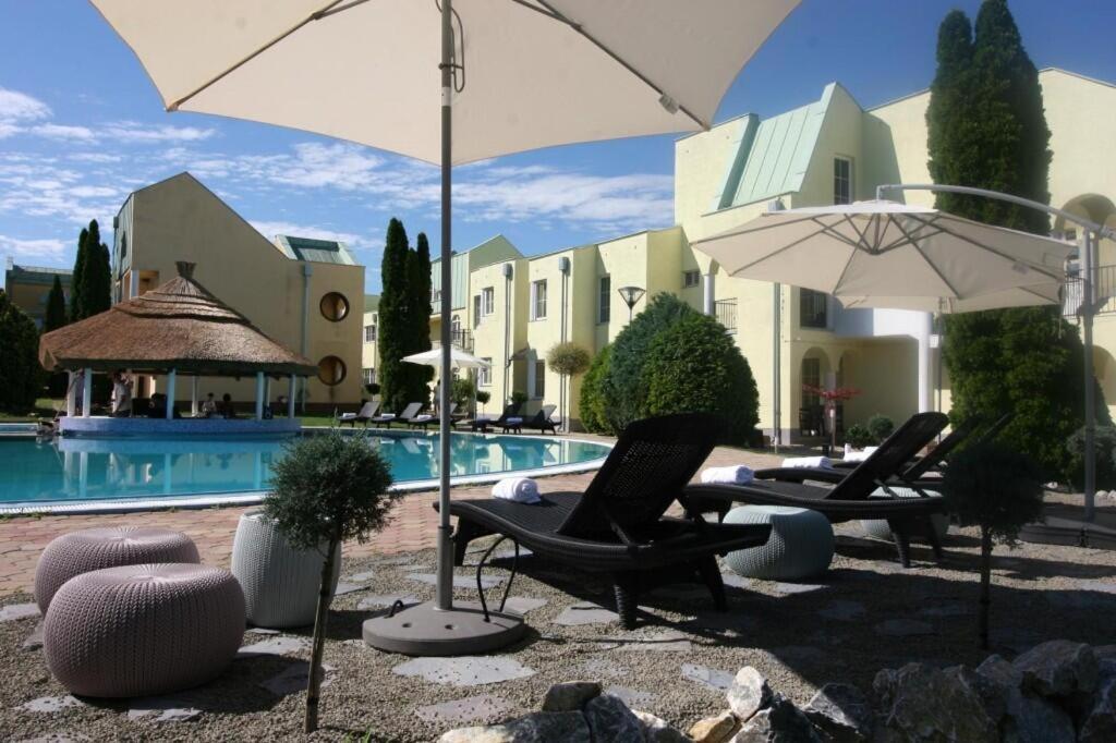 Mediterran Apartman With Pool Siófok Exterior foto