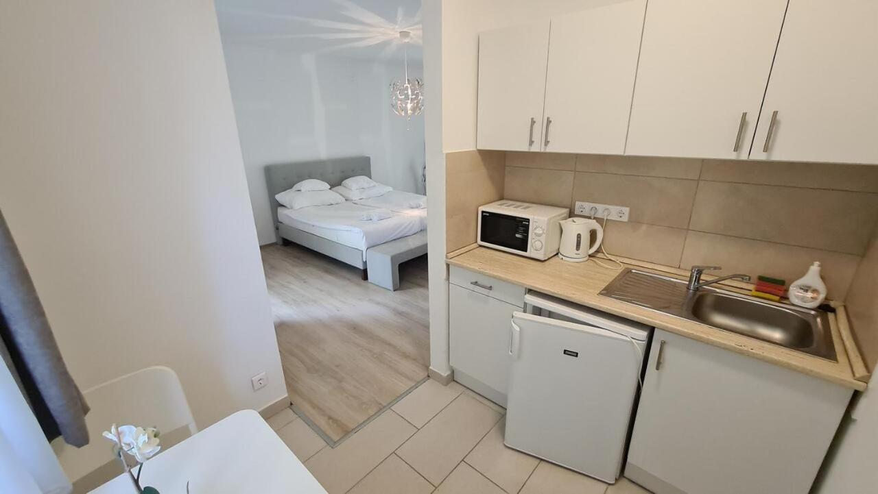 Mediterran Apartman With Pool Siófok Exterior foto