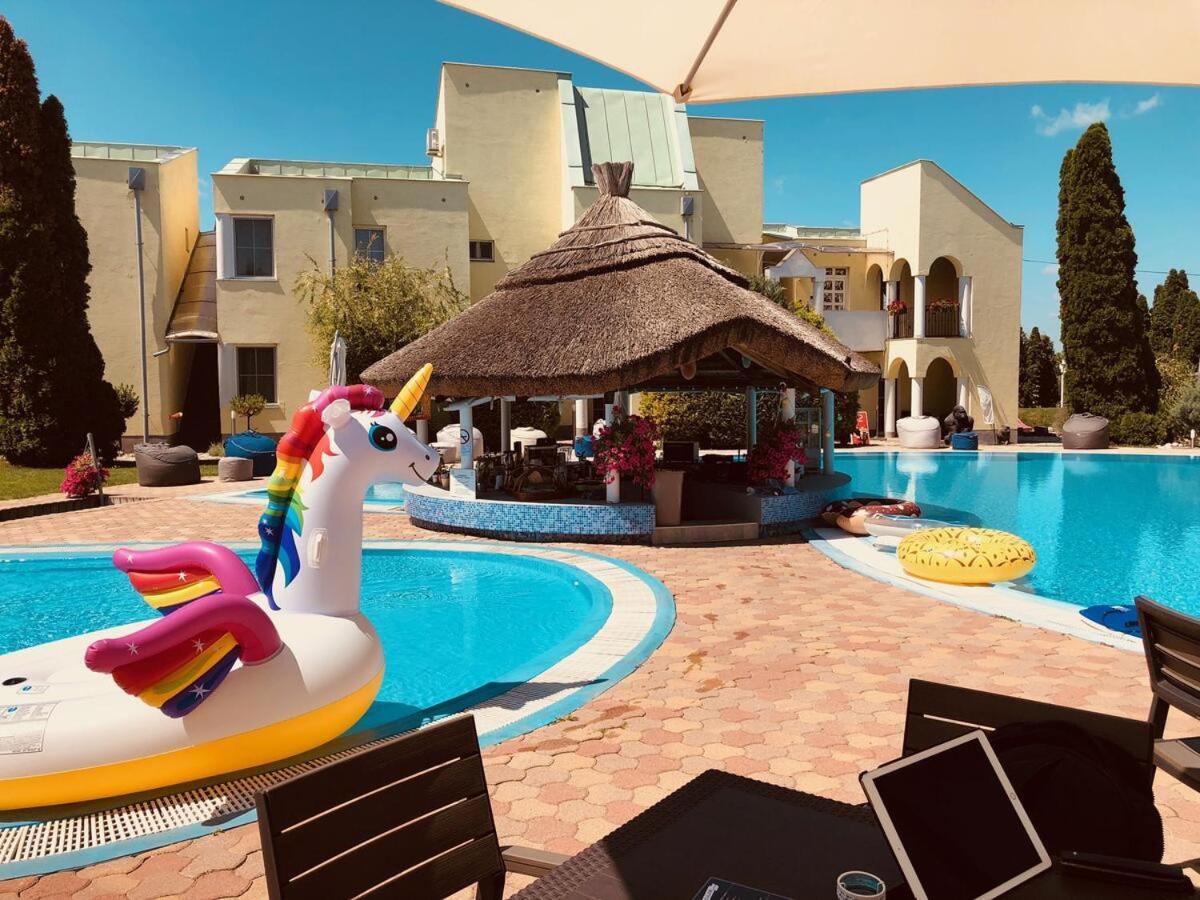 Mediterran Apartman With Pool Siófok Exterior foto